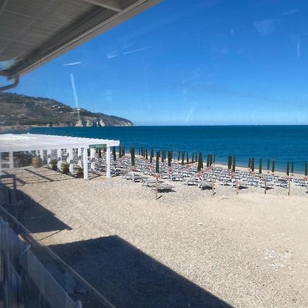 B&B Direttamente Sul Mare Da Antonino Mattinata Kültér fotó